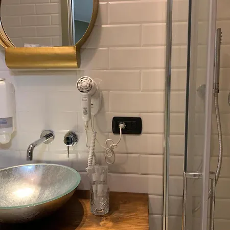 Green-house Bed and Breakfast 4*